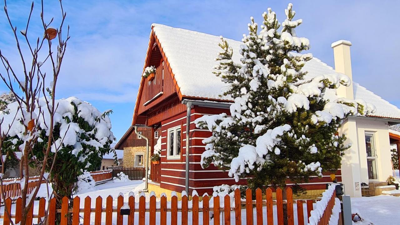 Roubenka Rozkos Villa โนเว เมสตู นอด เมตูยี ภายนอก รูปภาพ