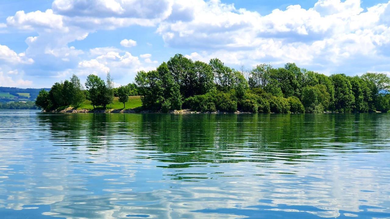 Roubenka Rozkos Villa โนเว เมสตู นอด เมตูยี ภายนอก รูปภาพ