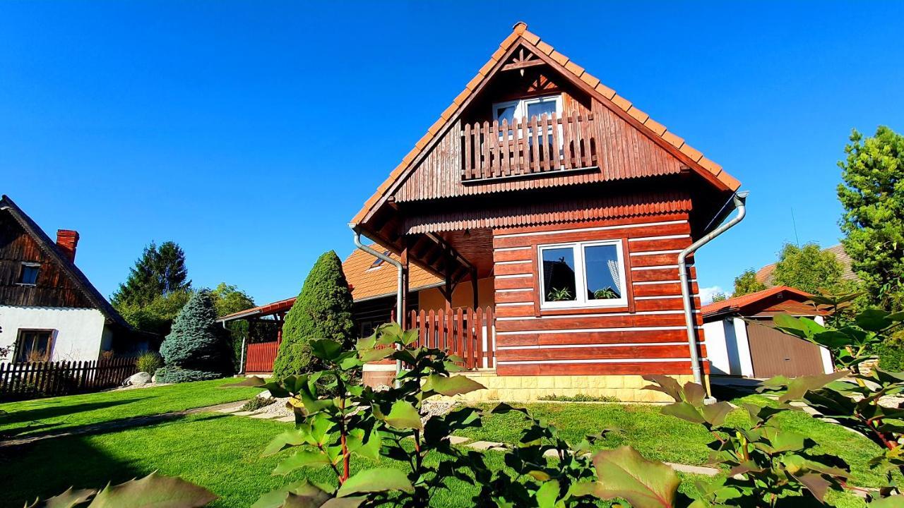 Roubenka Rozkos Villa โนเว เมสตู นอด เมตูยี ภายนอก รูปภาพ