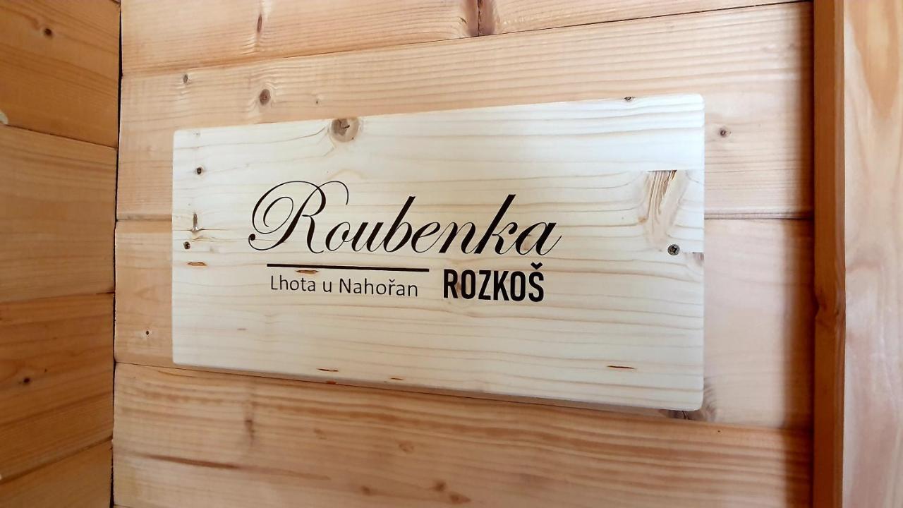 Roubenka Rozkos Villa โนเว เมสตู นอด เมตูยี ภายนอก รูปภาพ