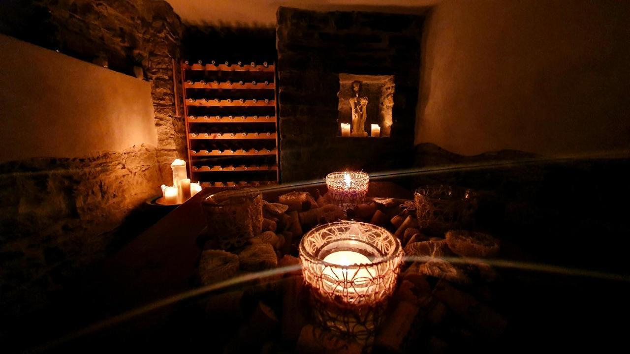 Roubenka Rozkos Villa โนเว เมสตู นอด เมตูยี ภายนอก รูปภาพ